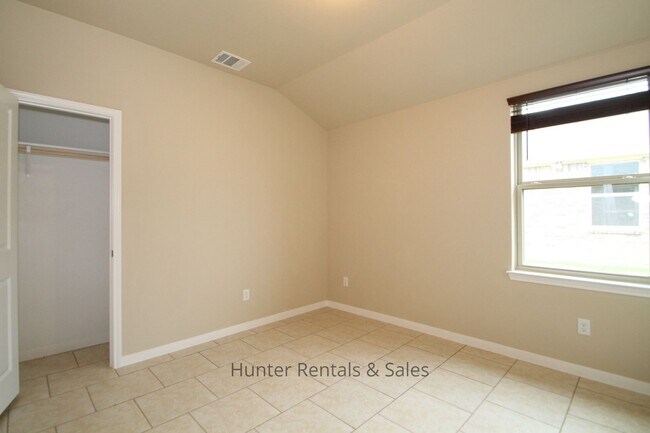 Foto del edificio - Loaded With Amenities!