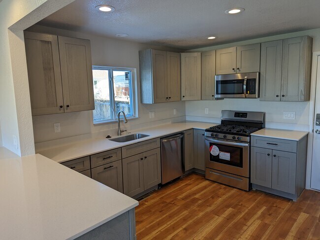 Building Photo - 3394 W Gill Pl