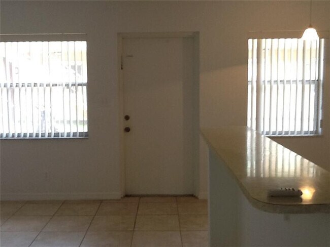 Foto del edificio - 101 NE 41st St