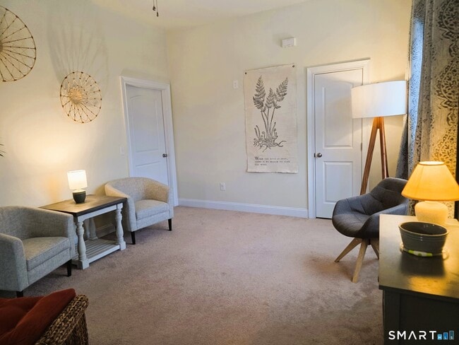 Foto del edificio - 611 Military Hwy