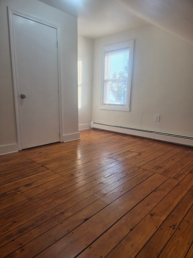 Building Photo - 60 Vinton St