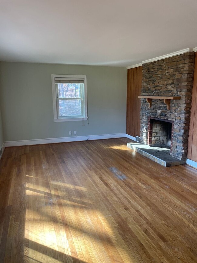 Building Photo - 5509 Skylark Rd