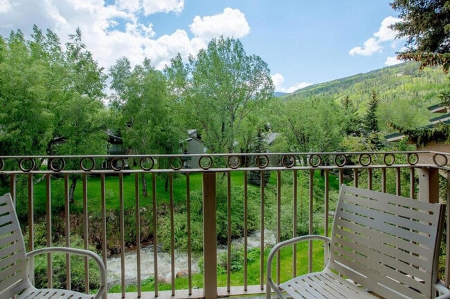 Building Photo - 1020/1-1021 Vail View Dr