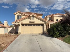 Building Photo - 924 Carmel Shrs Dr