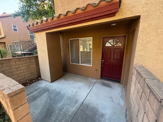 Foto del edificio - 2-Bedroom Townhouse with Community Pool & ...