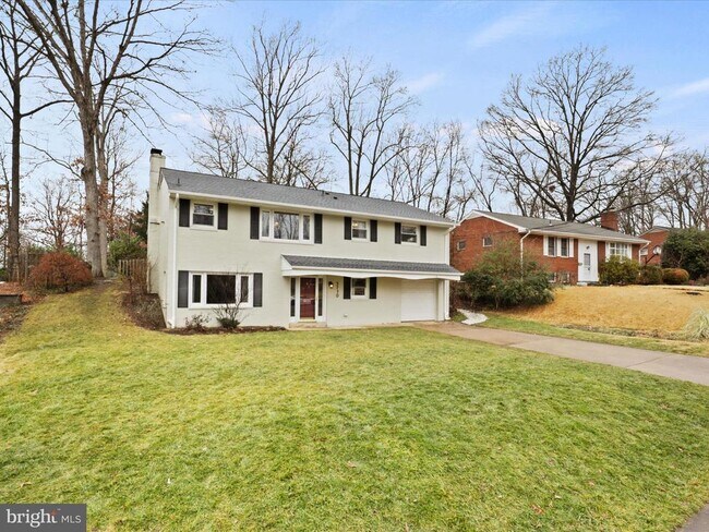 Building Photo - 5710 Dreyfuss St