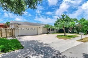 Building Photo - 3 br, 2 bath House - Hollywood Gardens
