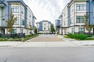 Building Photo - 16828 Boxwood Dr