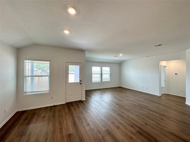 Building Photo - 160 Crawford