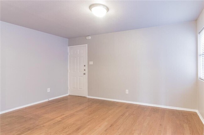 Building Photo - 3627 Menchaca Rd