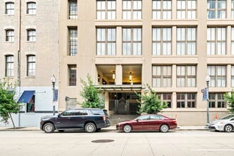 Building Photo - 333 Julia St