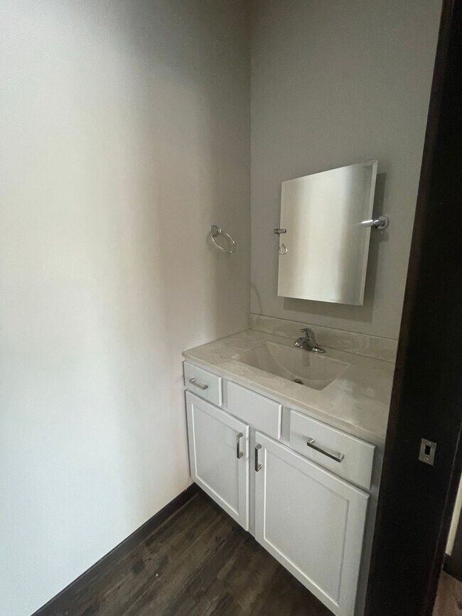 Foto del edificio - 516-518 W Thomas Street