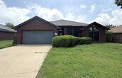 Foto principal - 3912 Bur Oak Dr