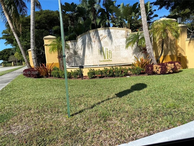 Foto del edificio - 9645 NW 1st Ct