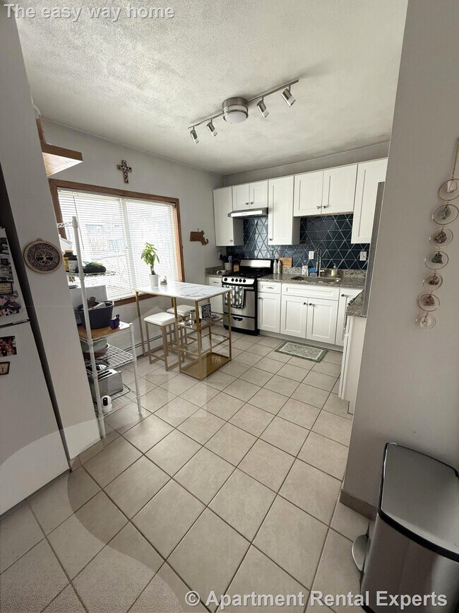 Foto del edificio - 585 Somerville Ave