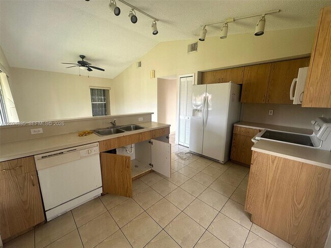 Building Photo - 16280 SW 77th Terrace