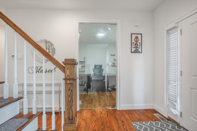 Foto del edificio - 149 Stratford Dr