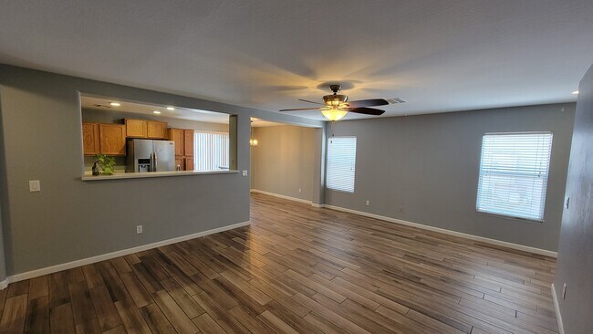 Foto del edificio - 11627 W Oglesby Ave