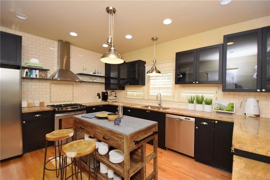 Primary Photo - 2018 McLendon Ave NE