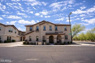 Building Photo - 16425 W Latham St