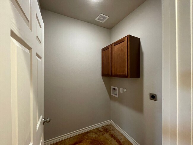 Foto del edificio - Townhome for rent