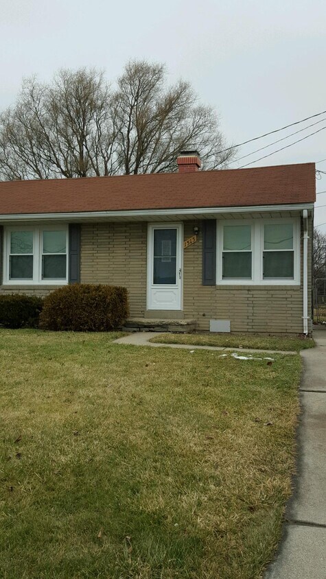 Primary Photo - 1515 Rose St