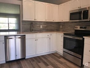 Building Photo - 13025 Northshire Trail