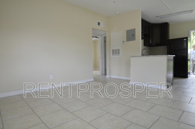Foto del edificio - 740 W Robinson St