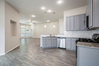 Building Photo - 3227 Fairhaven Ln