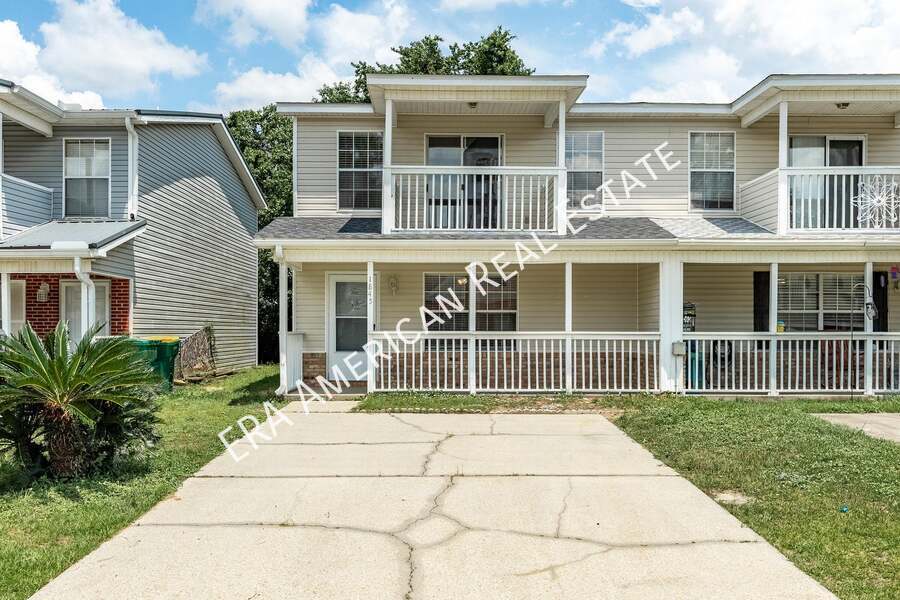 Primary Photo - 1845 Pointed Leaf Ln