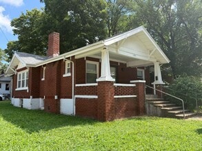 Building Photo - 1001 E Loren St
