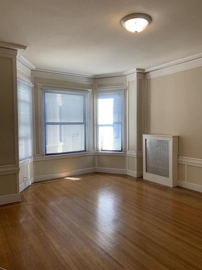 Building Photo - 3 bedroom in San Francisco CA 94109
