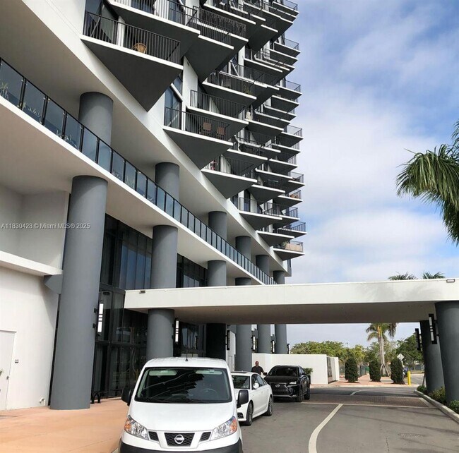 Foto del edificio - 5300 Paseo Blvd