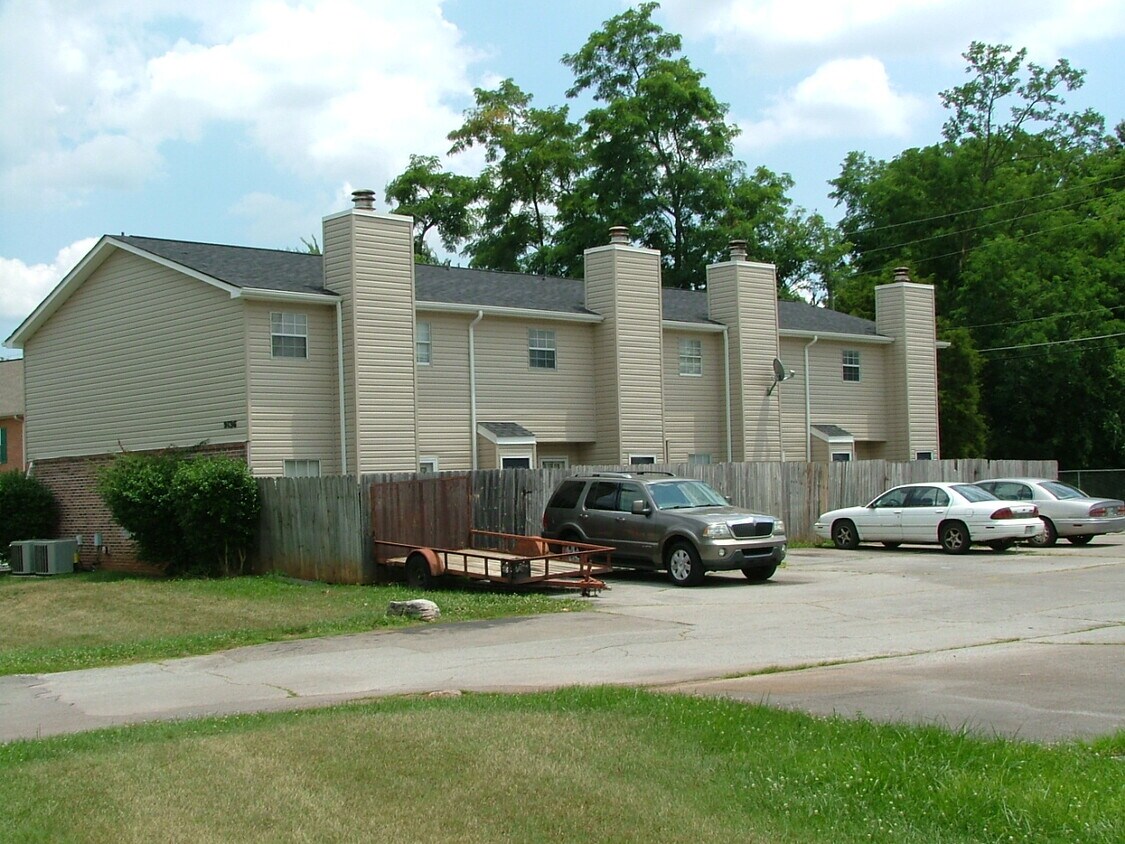 Foto del edificio - 9136 Cedarpark Ln