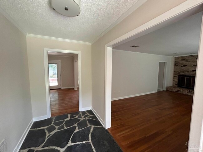 Building Photo - 3840 Dunwoody Dr