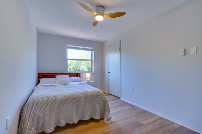 Foto del edificio - 8032 St Annes Ct