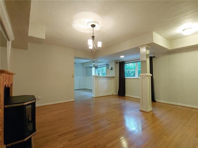 Building Photo - 76 Laurel Forest Cir NE