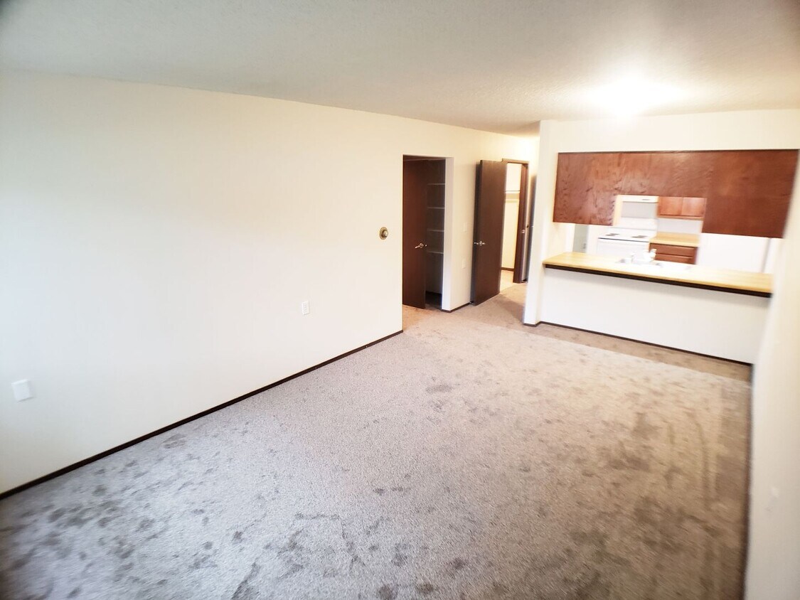 Primary Photo - 1 Bedroom Apartment in Lonsdale