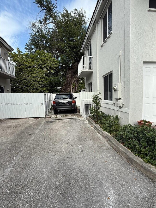 Foto del edificio - 3119 NW 11th St