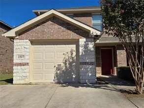Building Photo - 2317 Bloomfield Dr