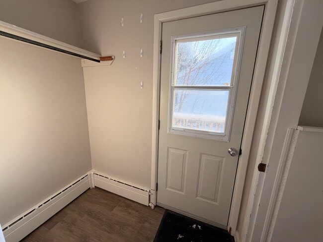 Building Photo - 331 Hawthorne Ave