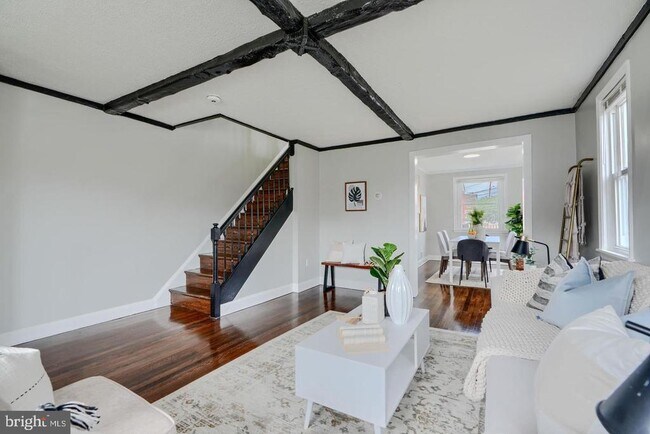 Foto del edificio - 1944 Quentin Rd