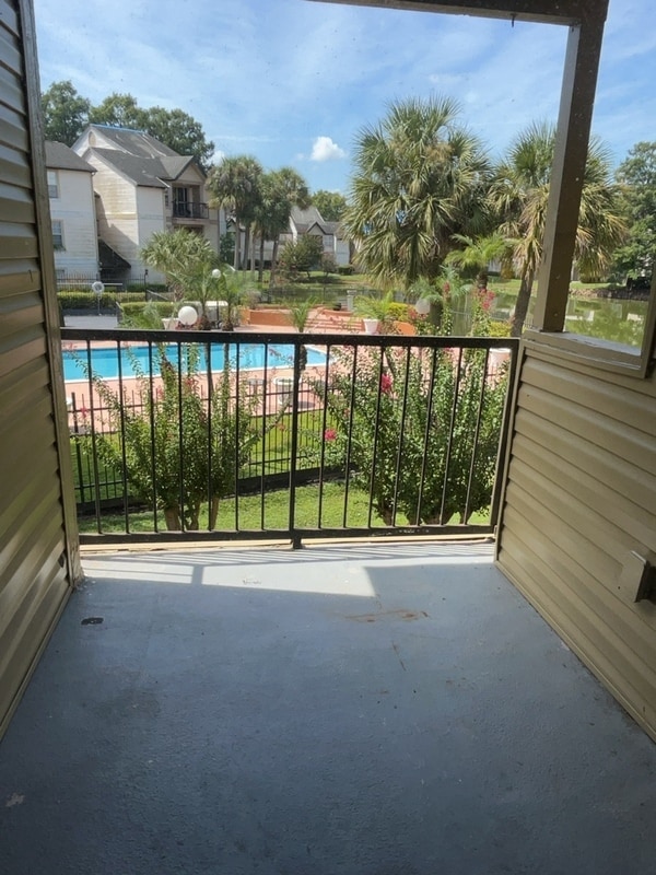 Building Photo - 1908 Lake Atriums Cir