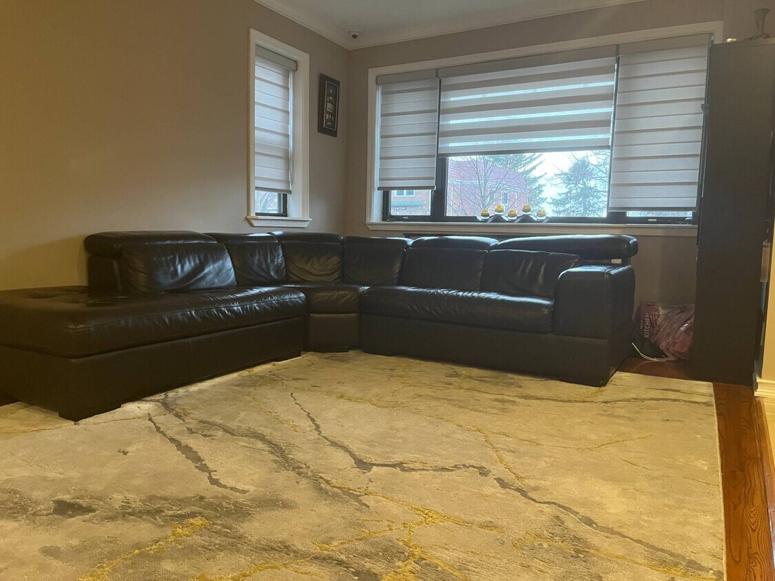 Foto principal - 140-28 68th Dr
