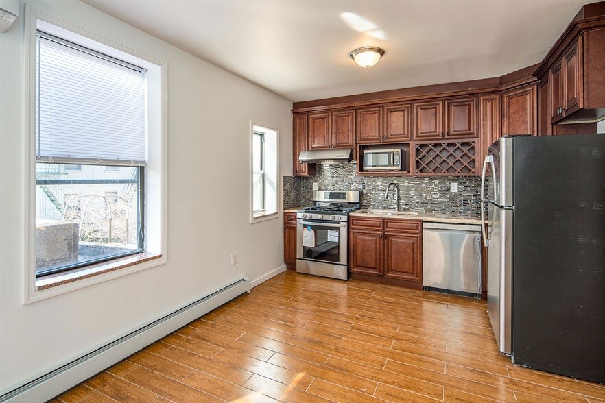 Foto principal - 512 Washington St
