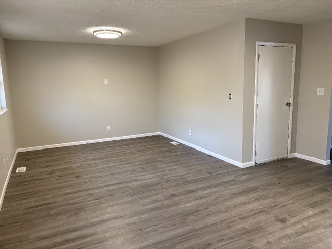 Foto del edificio - 98 Stewart Ln