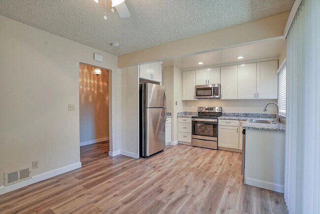 Foto del edificio - Updated Duplex