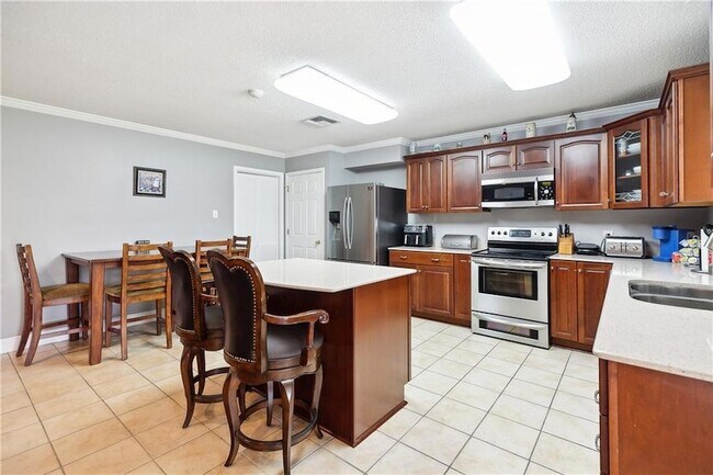 Foto del edificio - 7640 Arbor Dr