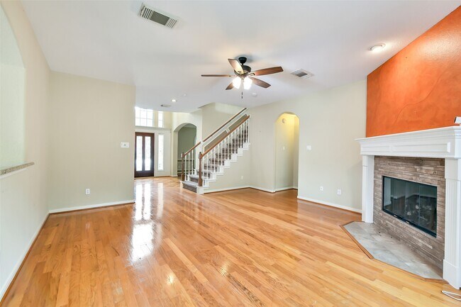 Foto del edificio - 5803 Song Ridge Ct