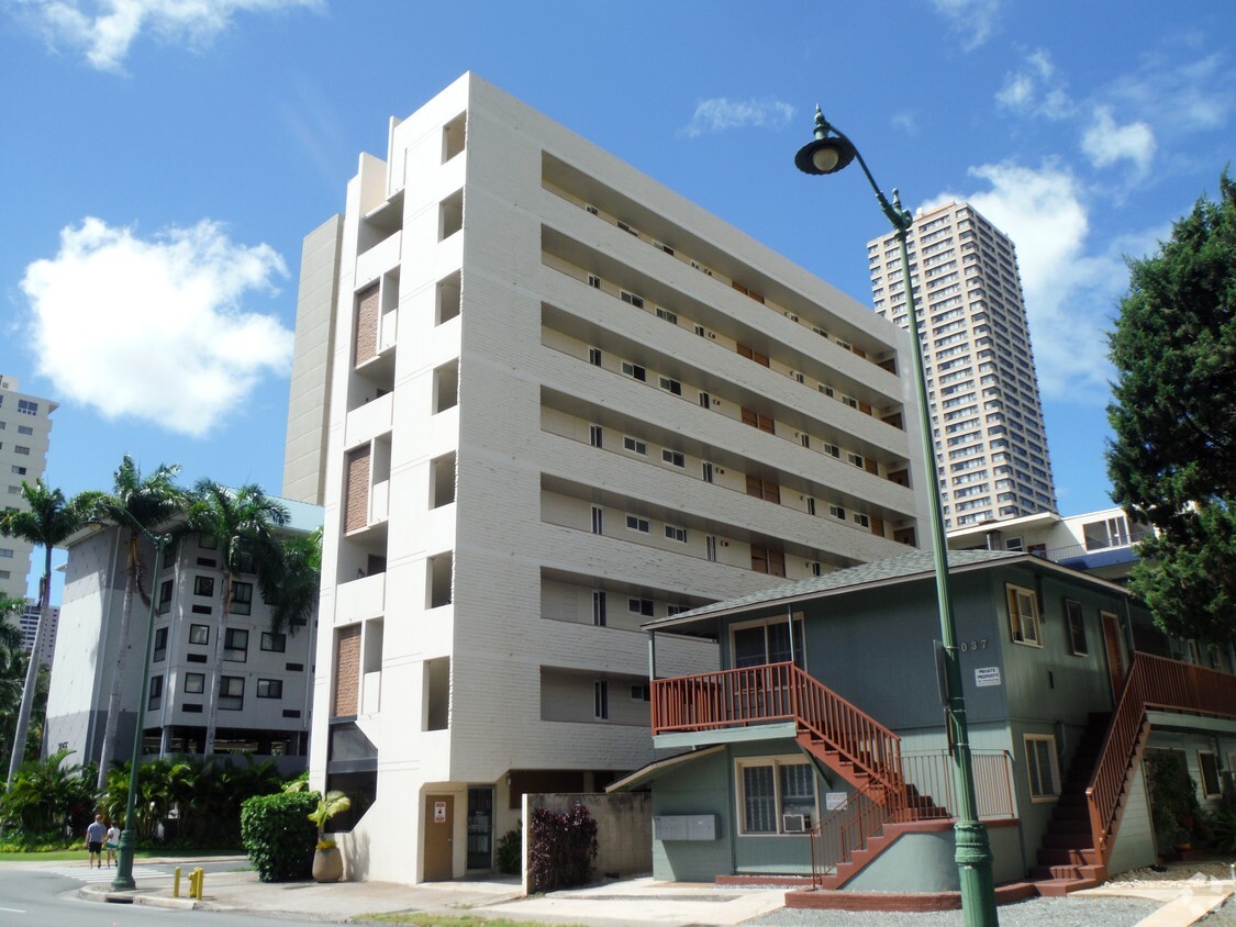 Building Photo - Regency Ala Wai